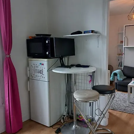 Apartament Cozy Studio Ideal For A Romantic Holiday Montreuil (Seine-Saint-Denis)